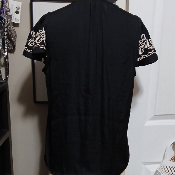 Rachel Zoe Black Top with Cream Floral Design - Picture 4 of 8